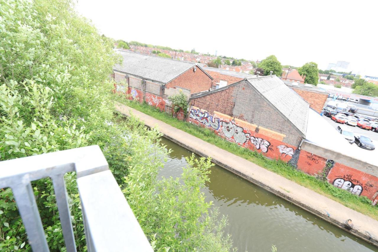 Ecohome On The Canal In A Historic Site Near City Ковентри Экстерьер фото