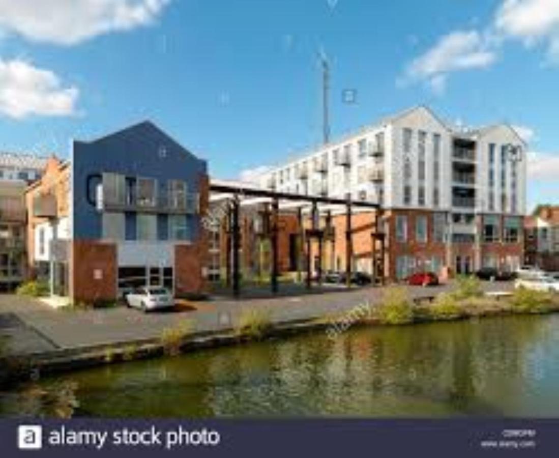 Ecohome On The Canal In A Historic Site Near City Ковентри Экстерьер фото
